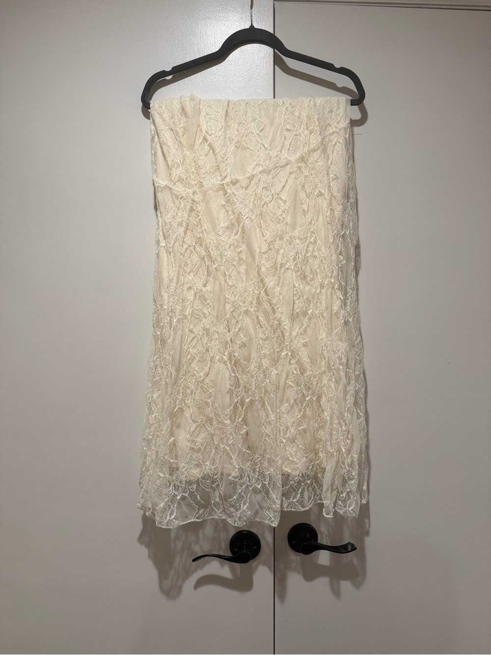 Cream Lace Midi Skirt with Delicate Embroidery